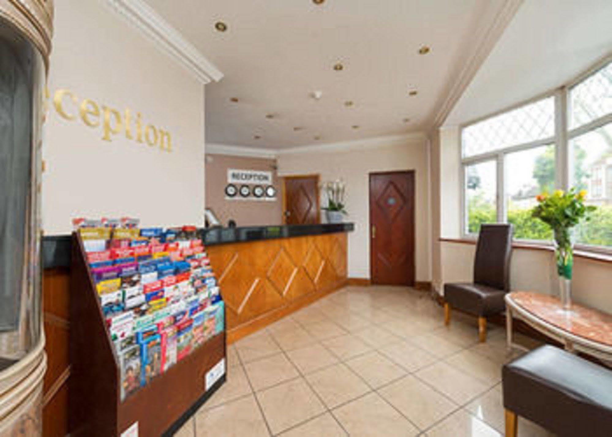 Bed & Breakfast Golders 5*